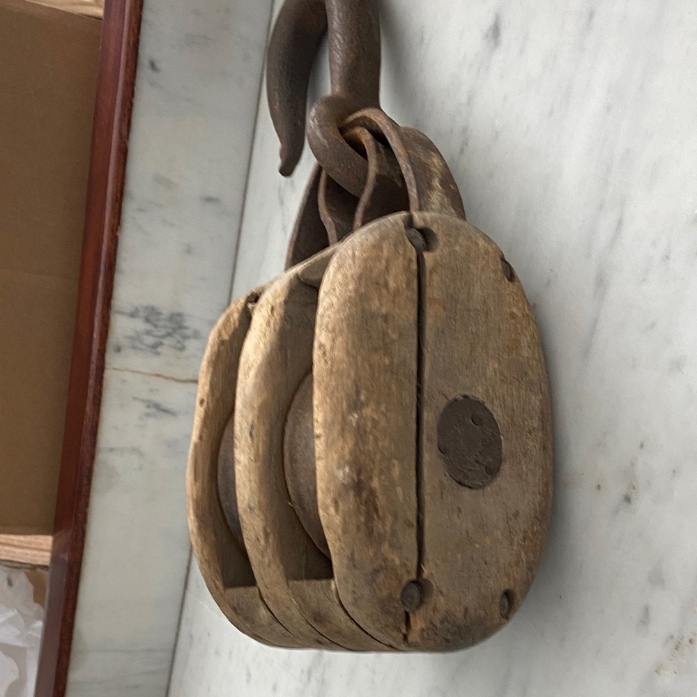 Antique Rustic Double Wooden Pulley with Hook - Picture 4 of 7